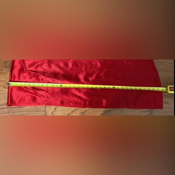 Christie of CA rayon silky red scarf- one size - Picture 10 of 12